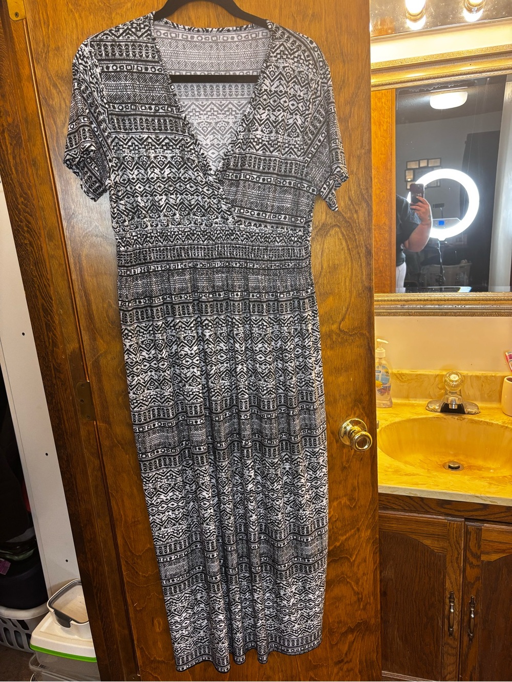 Black & White Printed Short Sleeve Maxi Dress